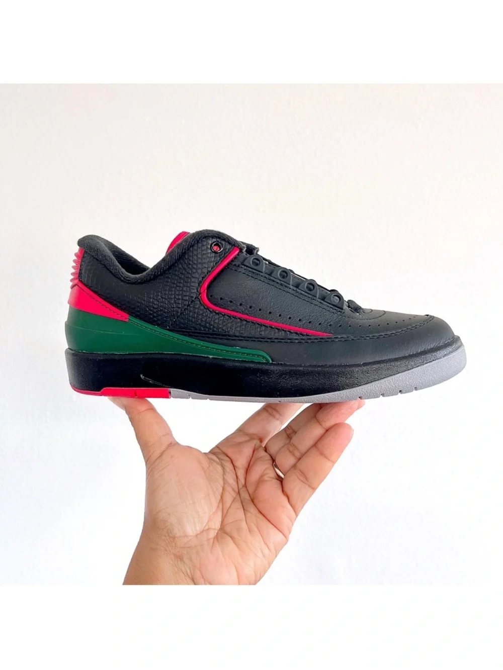 Nike Air Jordan 2 Retro Low Christmas Sneakers Size 6.5Y / 8 Women